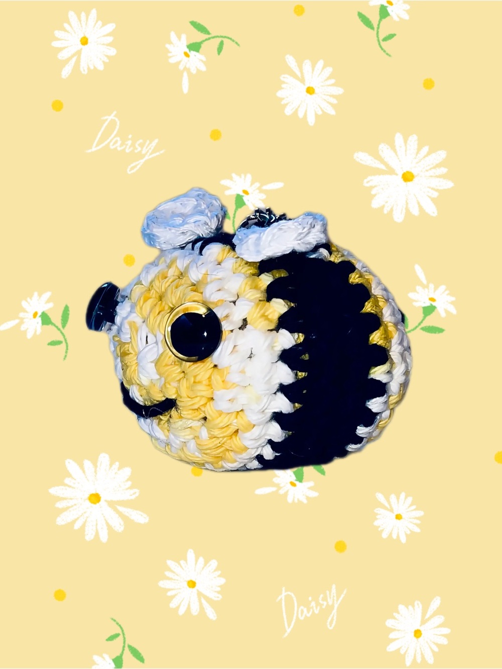 Handmade Crochet mini Bee keychain - Yellow, White & Black - long smile embroidy - Picture 3 of 15